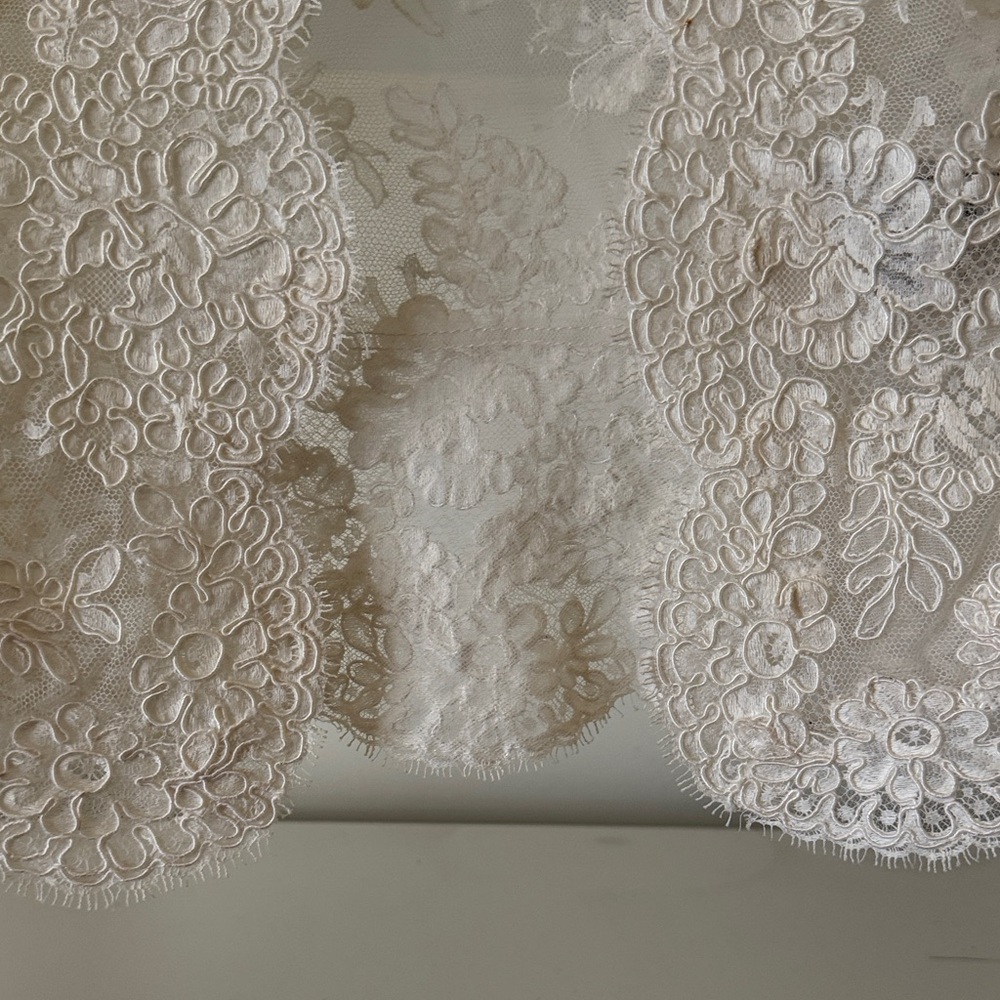 Marisa Bridal Elegant Cream Silk Lace Women’s Wedding Bolero - Picture 11 of 12